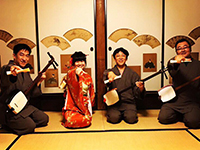 Shamisen performance onboard the chartered train
