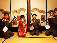 Shamisen performance onboard the chartered train