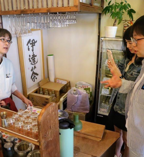 歩いて知る塩釜・藻塩の物語　～日本酒と寿司のマリアージュランチ付き　