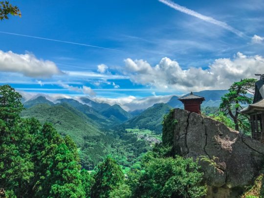 夏の山寺宝珠山立石寺