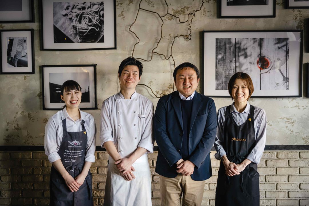 佐藤シェフと「ALMA」スタッフ